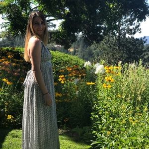 Lulus maxi dress worn 1 time